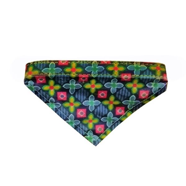 Fularlı Çiçekli Köpek Boyun Tasması 28*36 cm